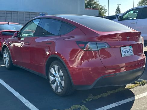 Used 2022 Tesla Model Y Long Range AWD/4WD image 4