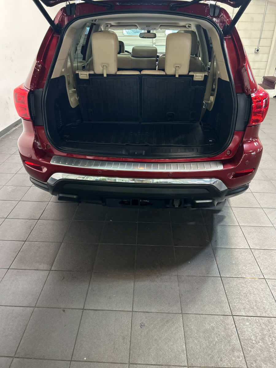 Used 2019 Nissan Pathfinder Platinum AWD/4WD image 13