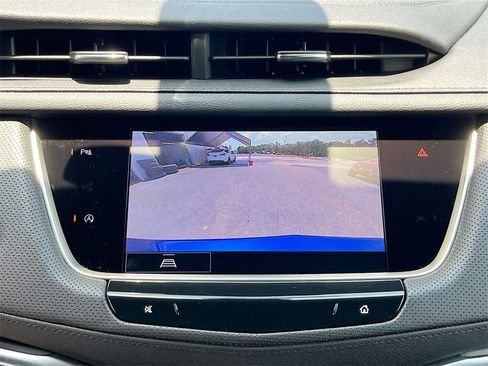 New 2025 Cadillac XT5 Luxury image 14