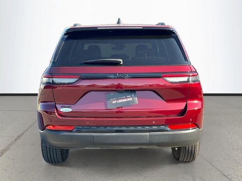 Certified 2025 Jeep Grand Cherokee Altitude image 6