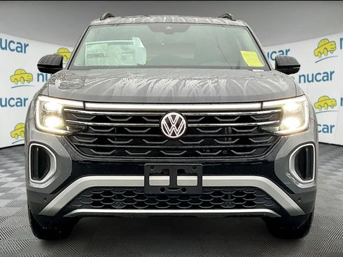 New 2026 Volkswagen Atlas Peak Edition image 3