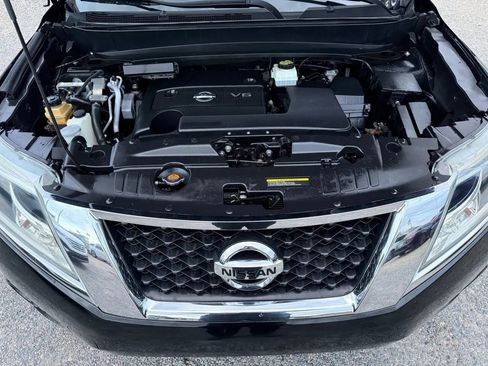 Used 2014 Nissan Pathfinder S image 18