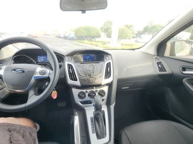 Used 2014 Ford Focus SE w/ SE Winter Package FWD image 24