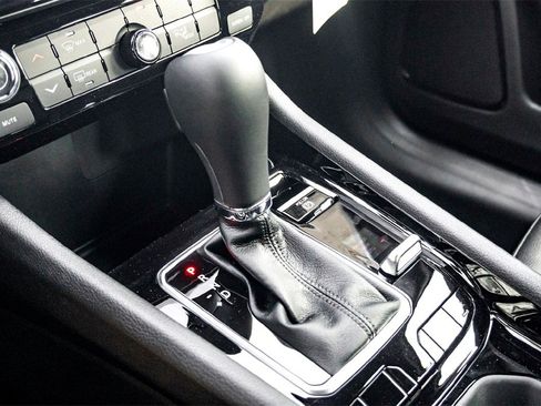 New 2026 Jeep Compass Latitude image 15