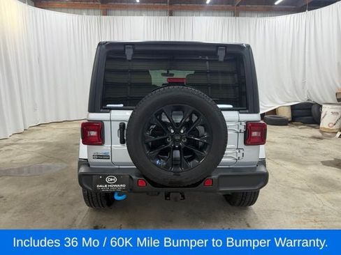 Used 2023 Jeep Wrangler Unlimited Sahara w/ Cold Weather Group AWD/4WD image 9