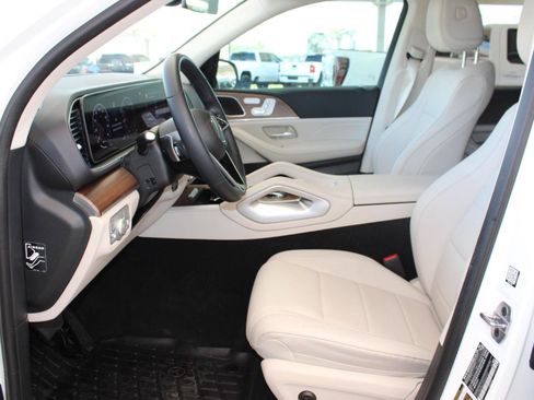 Used 2025 Mercedes-Benz GLE 350 4MATIC image 10