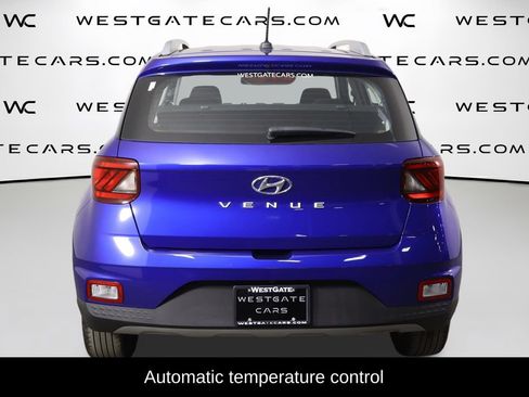 Used 2025 Hyundai Venue SEL FWD image 4