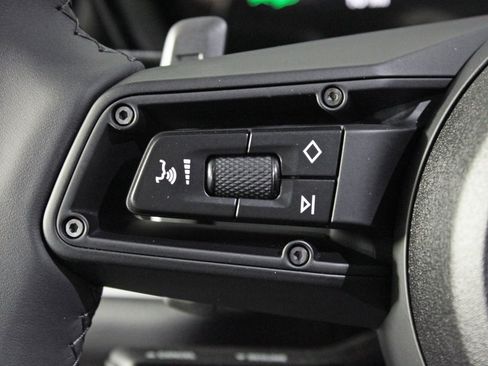 Certified 2025 Porsche Cayenne image 24