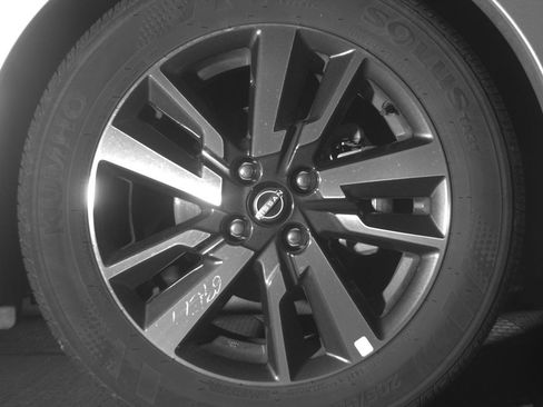 Used 2025 Nissan Versa SV FWD image 16