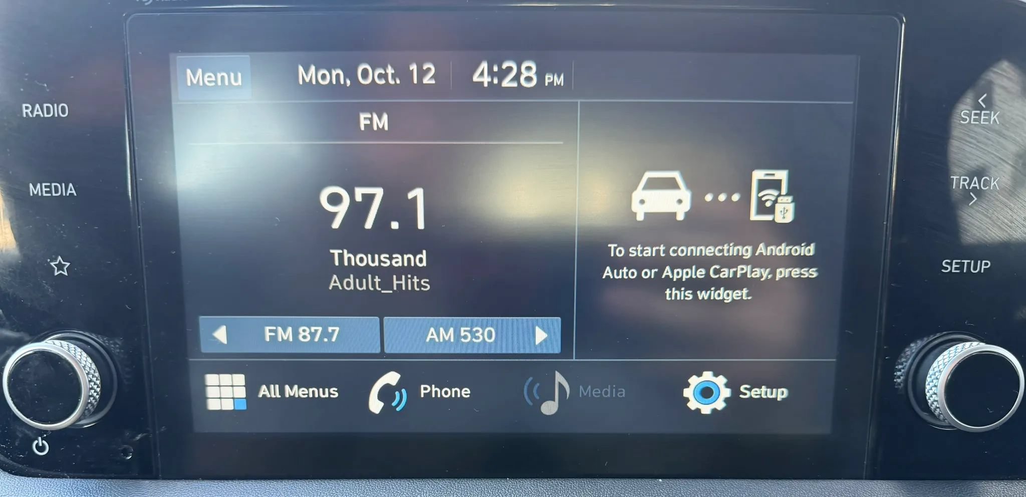 Used 2023 Hyundai Sonata SE w/ Preferred Accessory Package FWD image 16