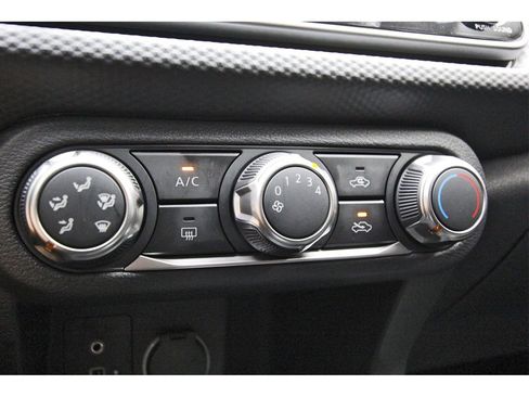 Used 2025 Nissan Kicks Play S image 41