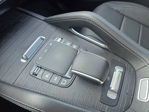 Certified 2025 Mercedes-Benz GLS 450 4MATIC image 33