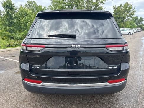 Used 2023 Jeep Grand Cherokee Laredo w/ Luxury Tech Group I AWD/4WD image 9