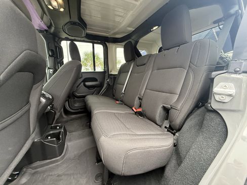 Used 2023 Jeep Wrangler Willys image 14