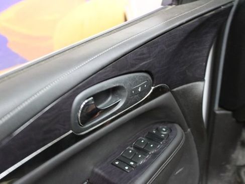Used 2017 Buick Enclave Leather AWD/4WD image 13