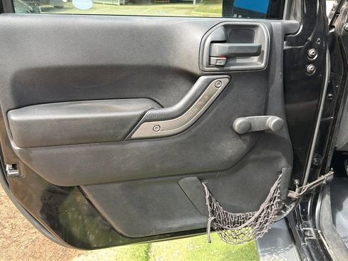 Used 2015 Jeep Wrangler Sport image 18