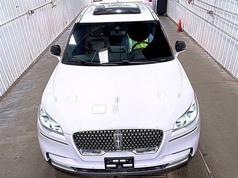 Used 2020 Lincoln Aviator Reserve w/ Equipment Group 202A AWD/4WD image 3