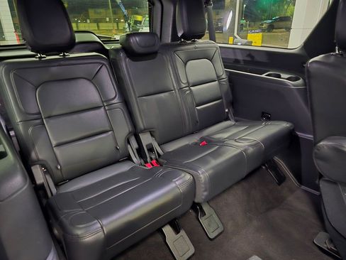 Used 2023 Lincoln Navigator L Reserve AWD/4WD image 38
