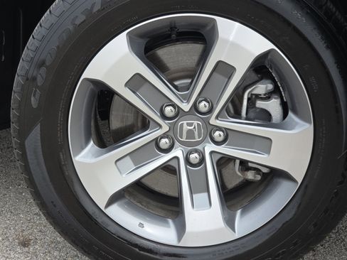 Used 2025 Honda Pilot EX-L image 12