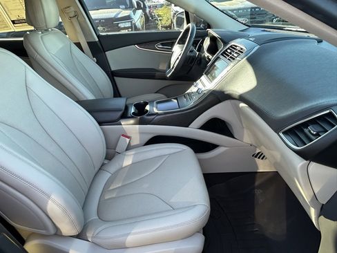 Used 2020 Lincoln Nautilus Reserve image 37