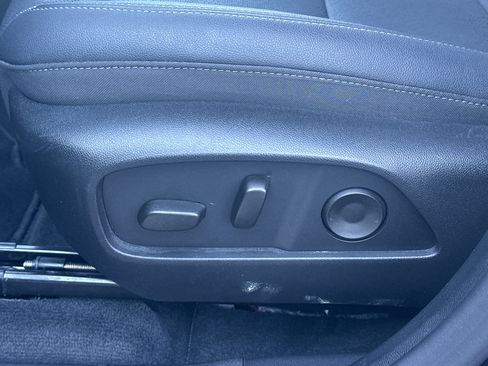 Used 2026 Chevrolet Equinox LT w/ Convenience Package II image 10