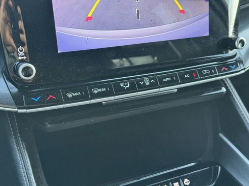 Used 2023 Jeep Wagoneer L 4WD image 15