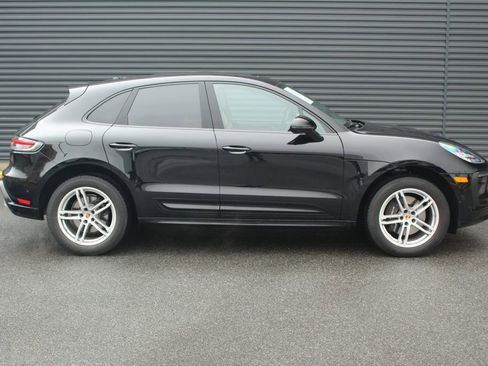 Certified 2025 Porsche Macan image 9