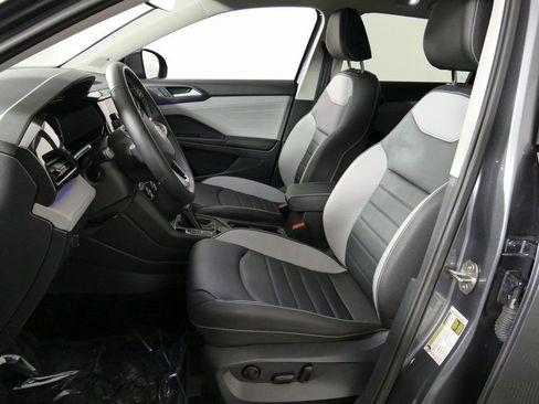 Used 2024 Volkswagen Taos SEL image 12