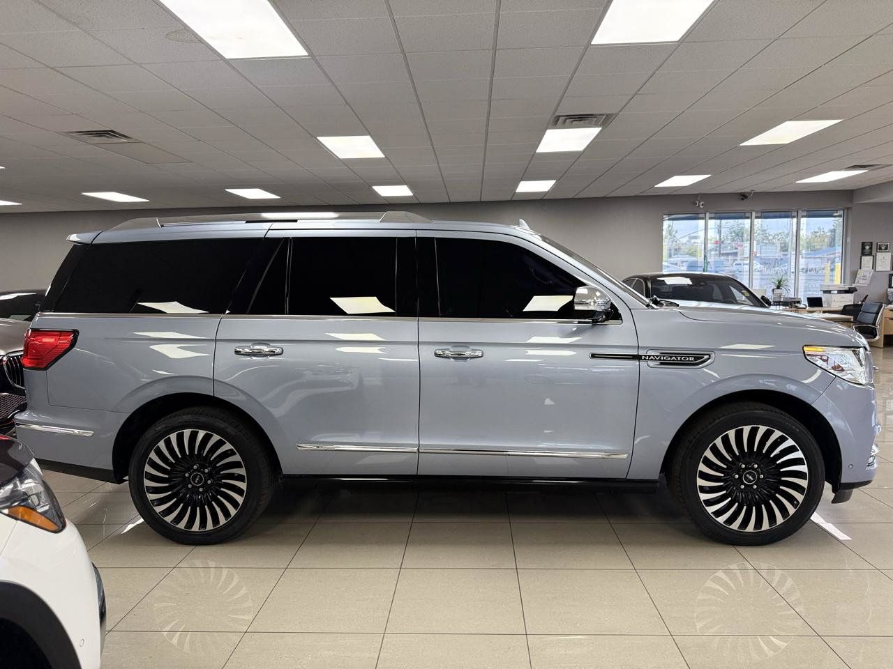Used 2018 Lincoln Navigator Black Label AWD/4WD image 3
