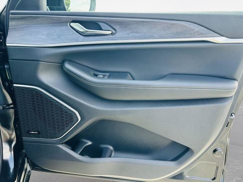 New 2024 Jeep Grand Cherokee Limited 4xe w/ Luxury Tech Group II image 31