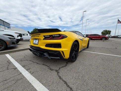 Used 2025 Chevrolet Corvette Z06 w/ Stealth Interior Trim Package RWD image 3