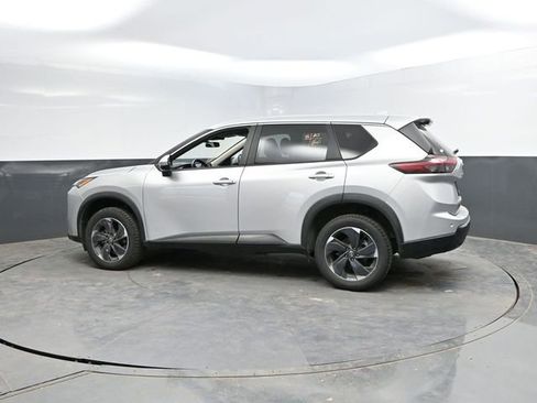 Used 2025 Nissan Rogue SV AWD/4WD image 6