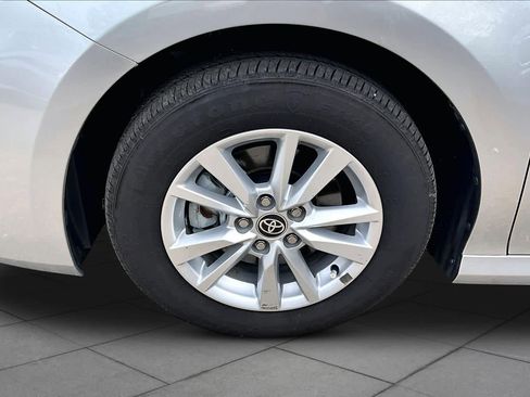 Used 2025 Toyota Camry LE AWD/4WD image 11