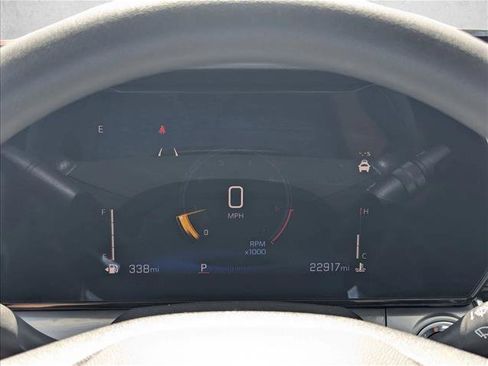 Used 2025 Chevrolet Trax LT FWD image 7