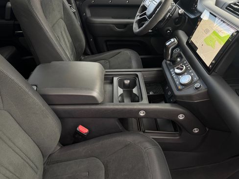 Used 2023 Land Rover Defender 110 image 23