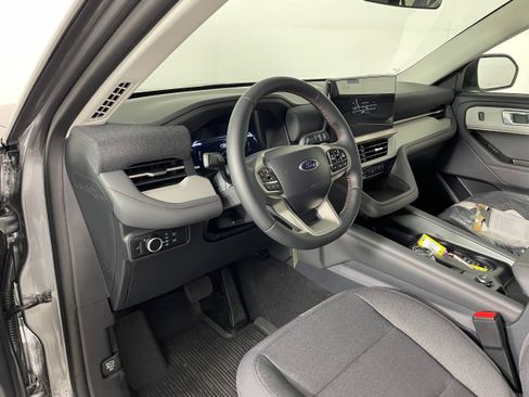 New 2026 Ford Explorer Active AWD/4WD image 2