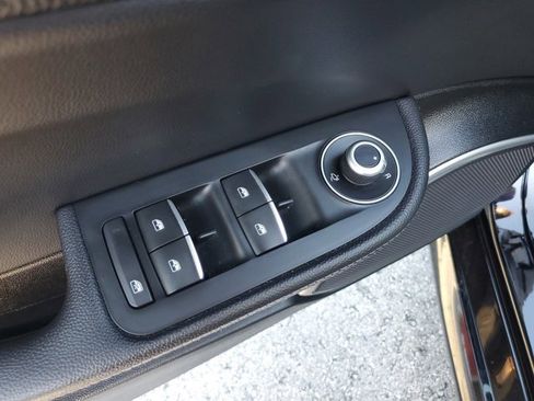 Used 2019 Alfa Romeo Giulia Sport w/ Nero Edizione image 22