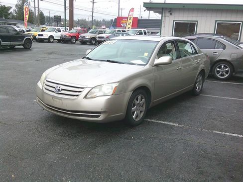 Used 2005 Toyota Avalon XL image 2