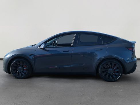 Used 2022 Tesla Model Y Performance image 2