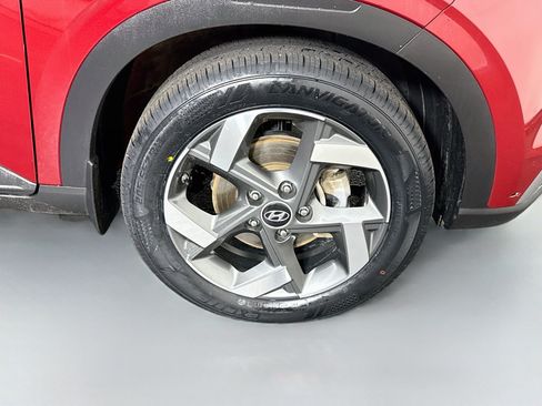Used 2024 Hyundai Venue Limited FWD image 32
