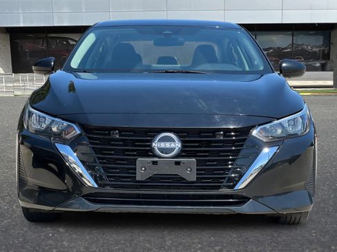 Used 2024 Nissan Sentra SV FWD image 11