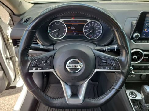 Used 2022 Nissan Sentra SV FWD image 23