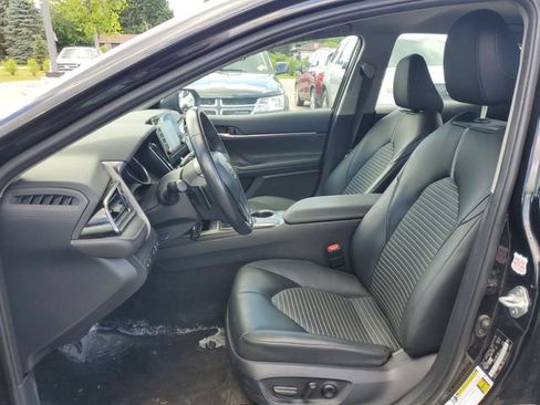 Used 2024 Toyota Camry SE FWD image 11