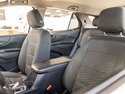 Used 2020 Chevrolet Equinox LT image 17