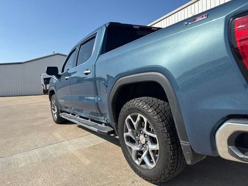 Used 2024 GMC Sierra 1500 SLT AWD/4WD image 11
