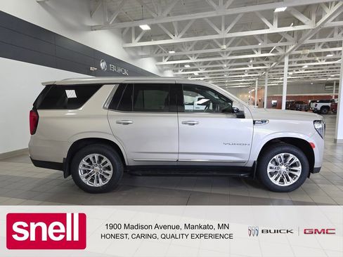 Used 2022 GMC Yukon SLT w/ SLT Luxury Package AWD/4WD image 6
