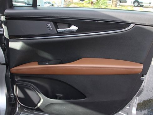 Certified 2022 Lincoln Nautilus Reserve image 22