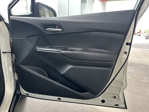 Used 2018 Toyota C-HR XLE image 12