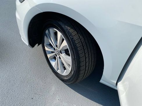Used 2021 Volkswagen Golf 4-Door FWD image 20