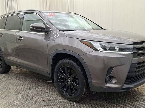 Used 2019 Toyota Highlander SE image 5